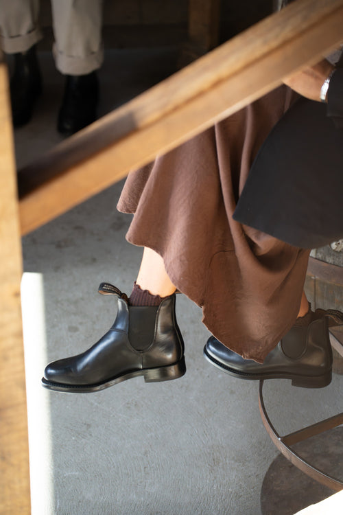 Lifestyle Women 4 image of Blundstone Women's Heritage #156 in Black