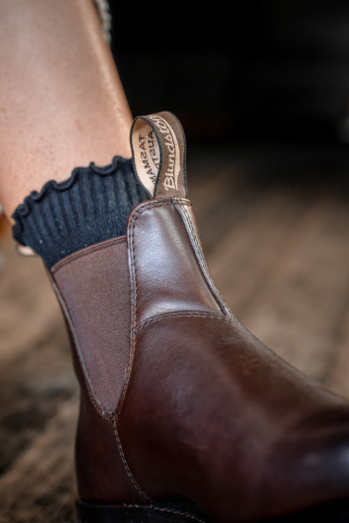 Lifestyle Women 8 image of Blundstone Women's Heritage #157 in Brown
