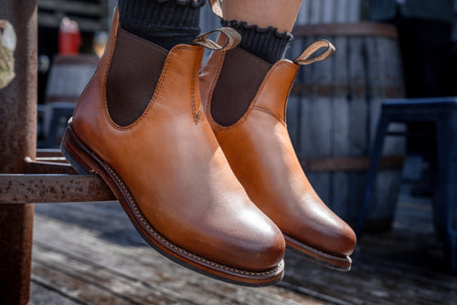 Lifestyle Women 7 image of Blundstone Women's Heritage #158 in Chestnut