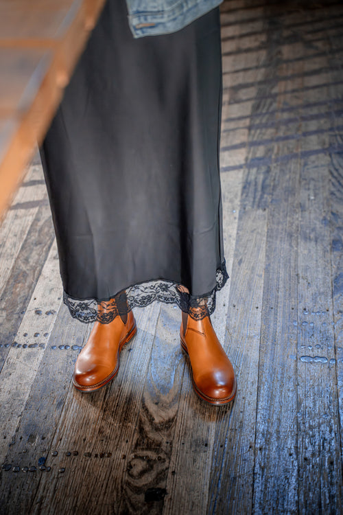Lifestyle Women 9 image of Blundstone Women's Heritage #158 in Chestnut