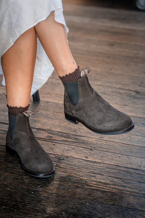 Lifestyle Women 9 image of Blundstone Women's Heritage #159 in Chocolate