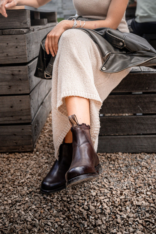 Lifestyle Women 3 image of Blundstone Women's Heritage #157 in Brown