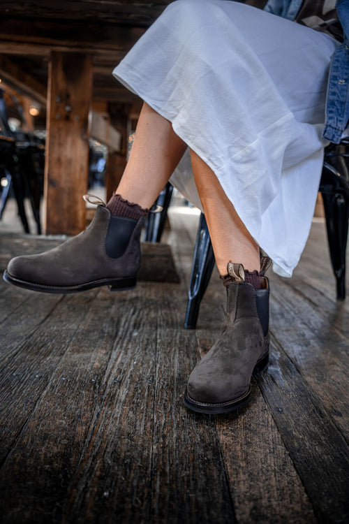 Lifestyle Women 5 image of Blundstone Women's Heritage #159 in Chocolate