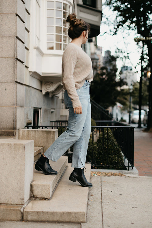 Lifestyle Women 4 image of Blundstone Women's Series #1671 in Black