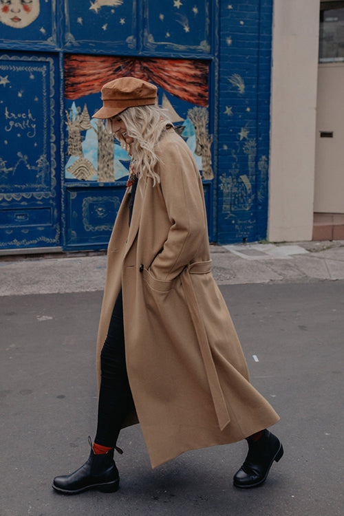 Lifestyle Women 9 image of Blundstone Women's Series #1671 in Black