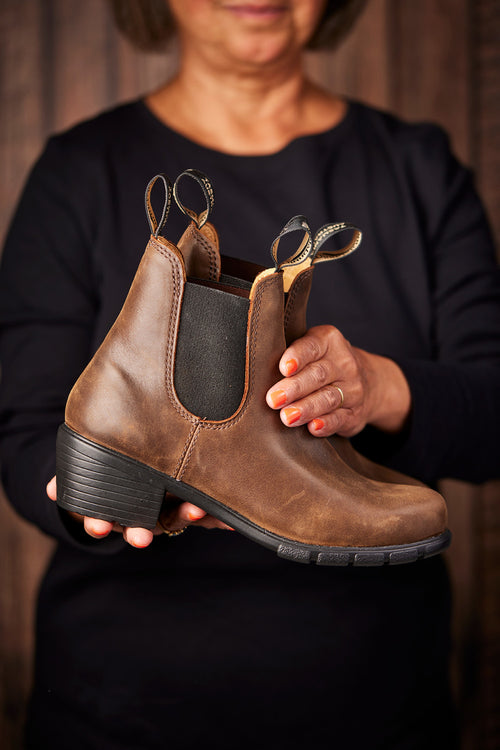 Lifestyle Women 7 image of Blundstone Women's Series #1673 in Antique Brown