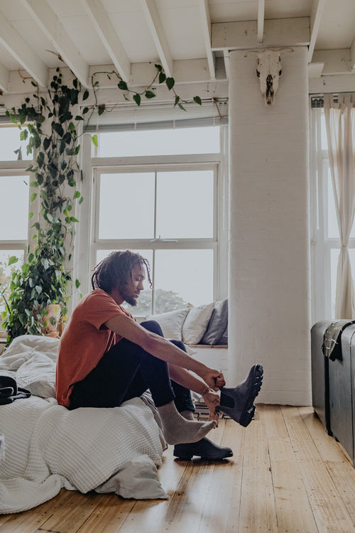 Lifestyle Men 2 image of Blundstone Men's Originals #1910 in Steel Grey