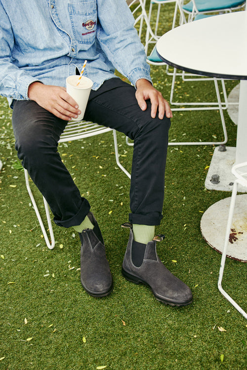 Lifestyle Men 4 image of Blundstone Men's Originals #1910 in Steel Grey