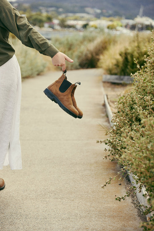 Lifestyle Women 1 image of Blundstone Women's Originals #1911 in Tobacco