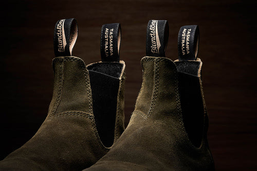 Lifestyle Women 3 image of Blundstone Women's Originals #1615 in Dark Olive