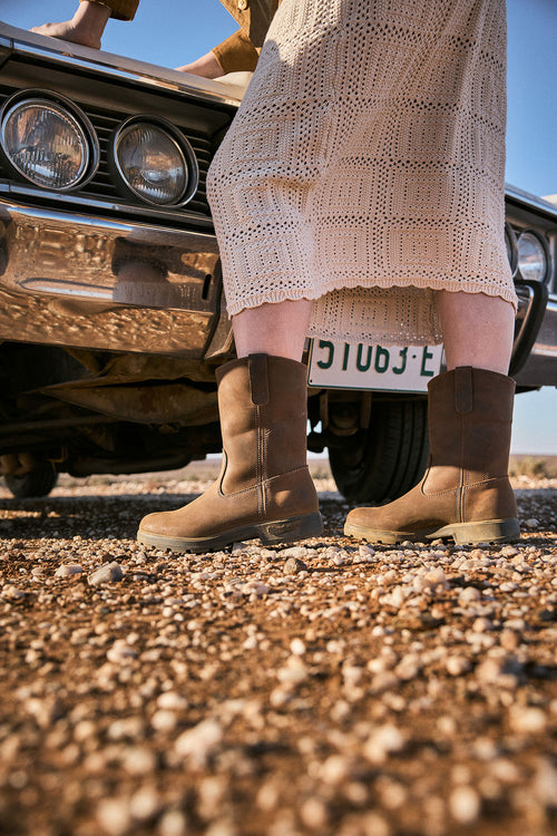 Lifestyle Women 4 image of Blundstone Women's Originals #2527 in Teak
