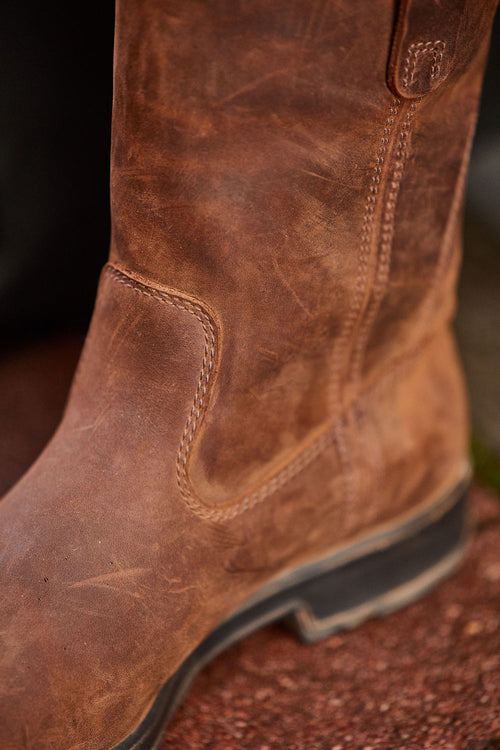 Lifestyle Women 7 image of Blundstone Women's Originals #2527 in Teak