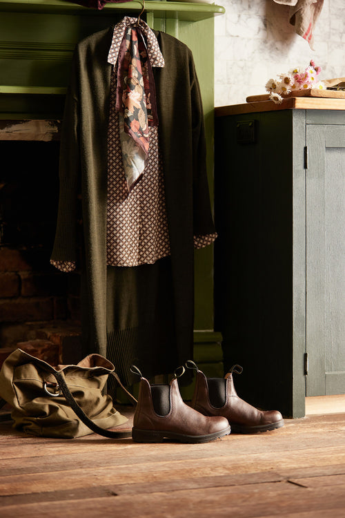 Lifestyle Women 9 image of Blundstone Women's Originals #2116 in Brown