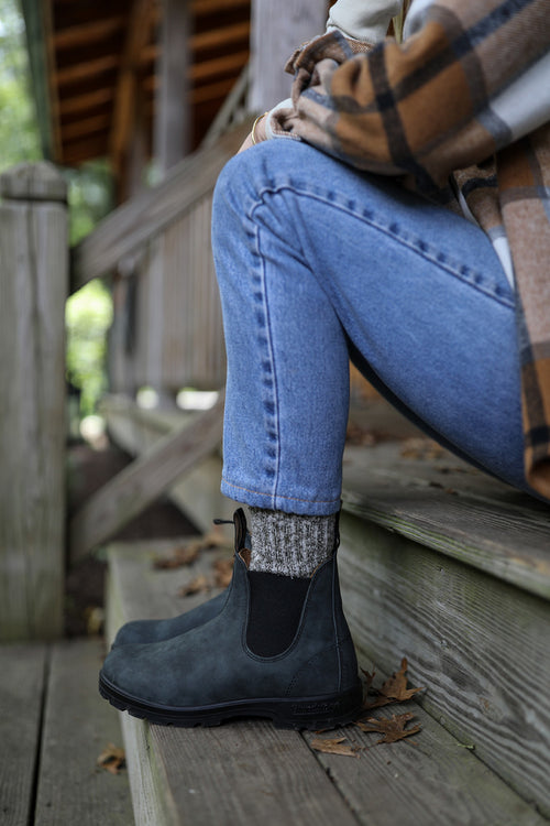 Lifestyle Women 7 image of Blundstone Women's Classics #587 in Rustic Black